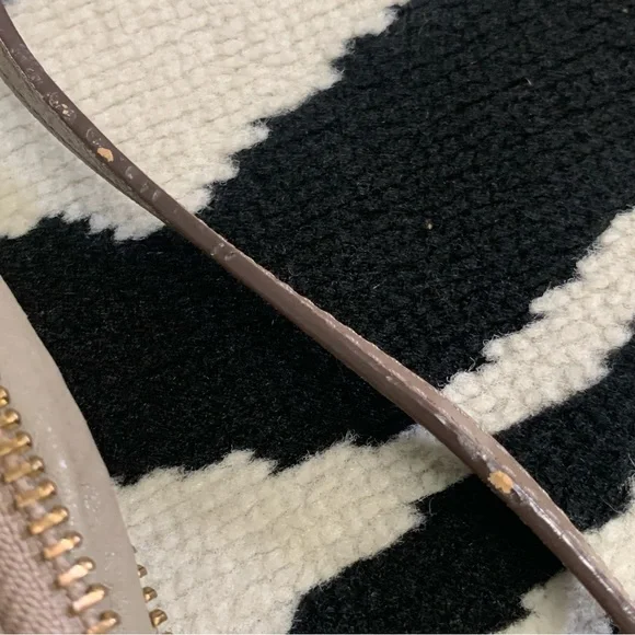 Marc Jacobs Washed Up Leather Zip Crossbody Bag - Picture 9 of 14